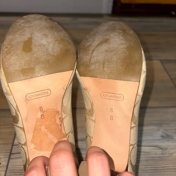 Coach Cream Classic Heels - Picture 4 of 4